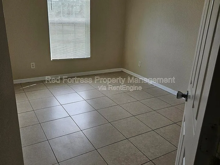 98 Milwaukee Blvd — Photo 3