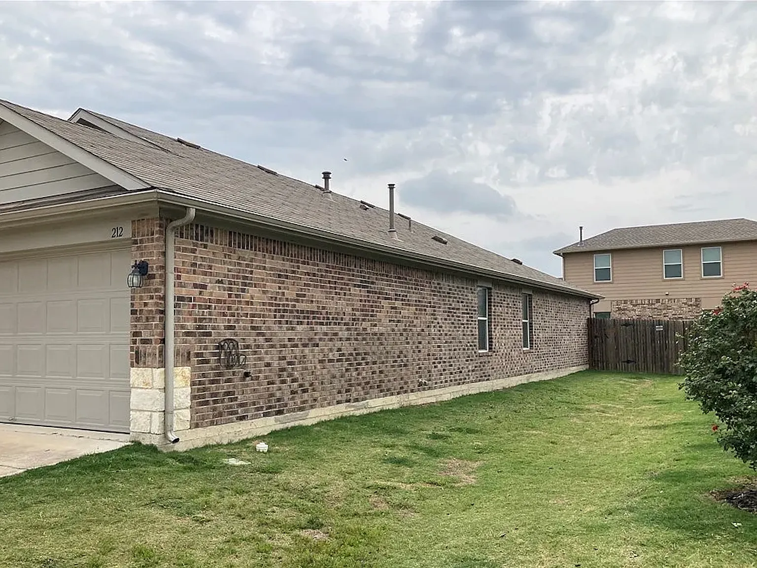 3 bed, 1660 sqft, $550 — Photo 3