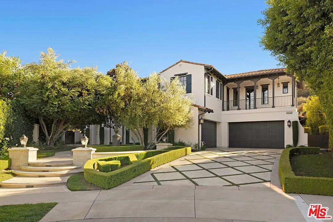 5 bed, 6.0 bath, 6745 sqft, $60,000 — Photo 1