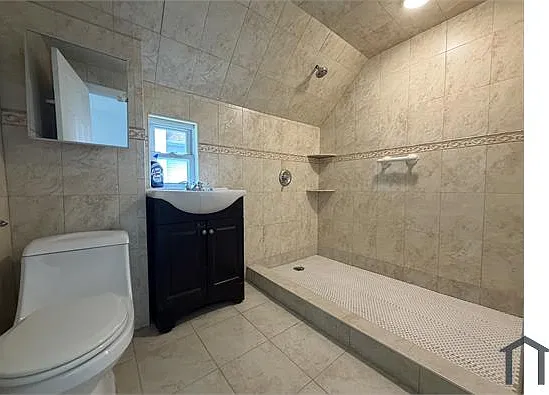 16 Young St #2 — Photo 6