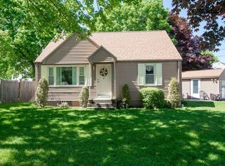 33 Midland Dr, Cranston, RI 02920