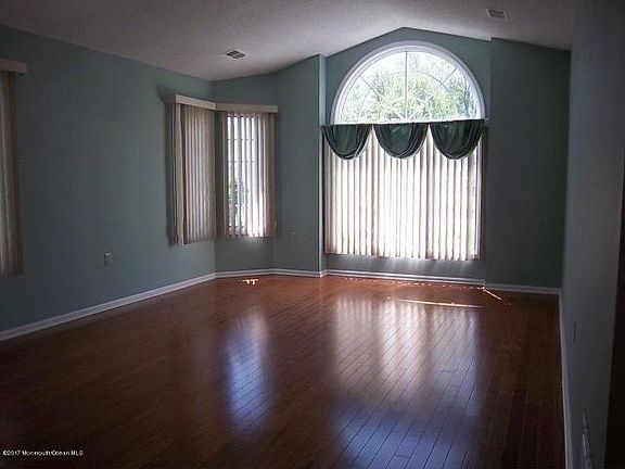 3rd image of 1710 Buttonwood Ave
