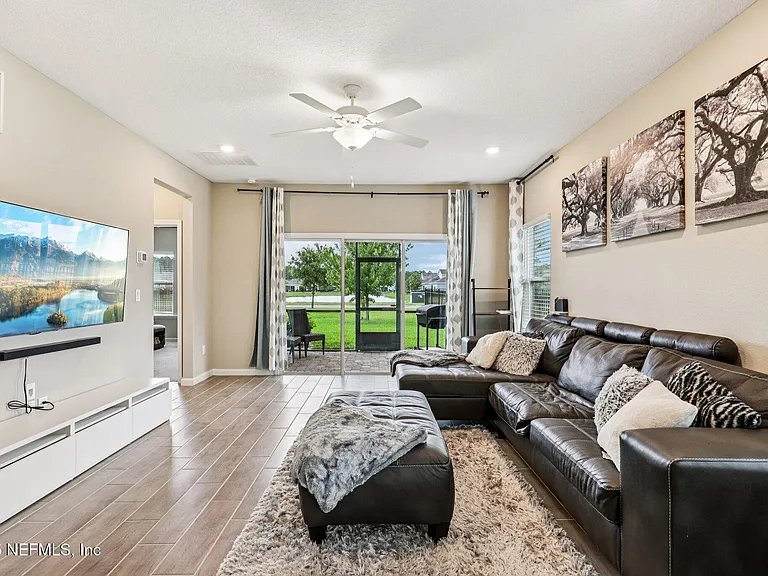 3956 Bloomfield Ct — Photo 5
