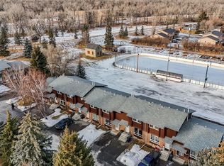 9 S Pekisko Rd SW, High River, AB T1V 1C6