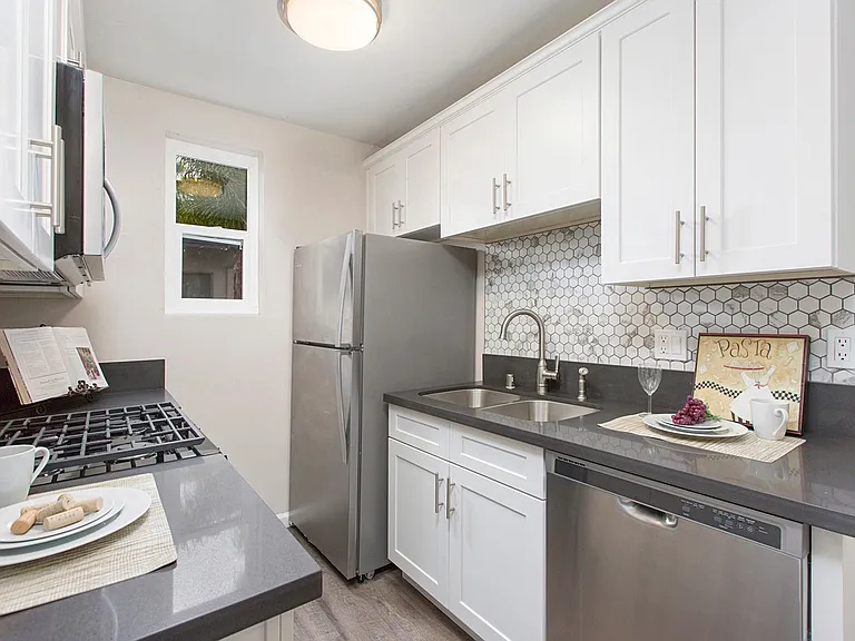 Palms Patio Apartment Homes — Photo 1