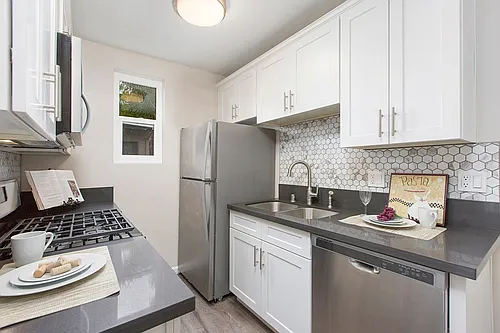 Palms Patio Apartment Homes Photo 1