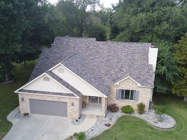 9048 Twin Oaks Ct, Flushing, MI 48433