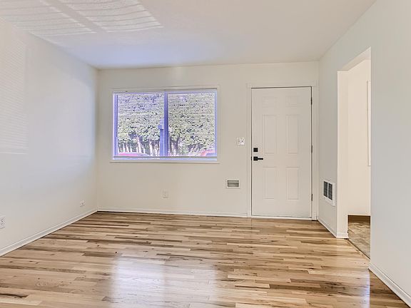 3rd image of 707 NE 92nd Ave