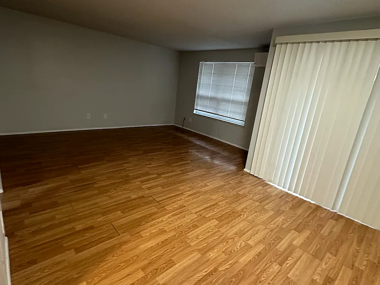 1685-1691 Salishan St SE #1687 — Photo 5
