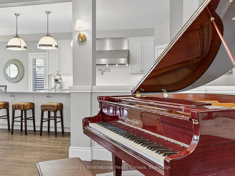 36 Kayla Cres — Photo 24