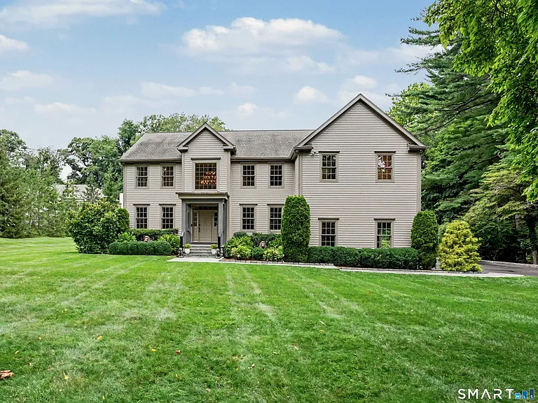 16 Overbrook Ln — Photo 1