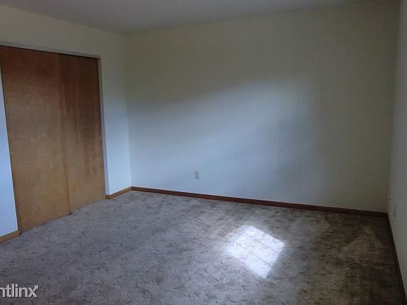 100 Bedroom 1 10-14-11