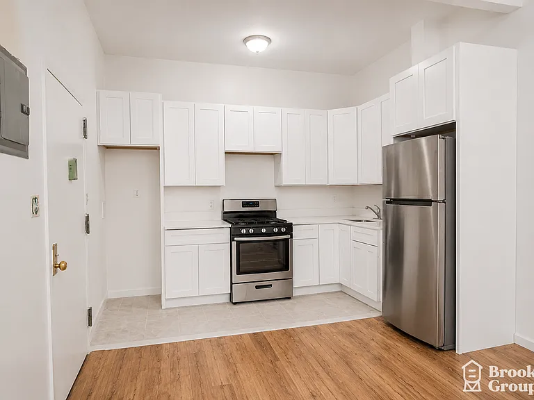 475 Hart St #1B — Photo 4