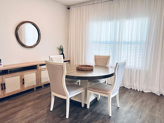 4th image of 504 Cove Villa St