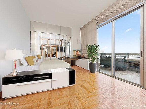 4th image of 422 E 72nd St APT 36C