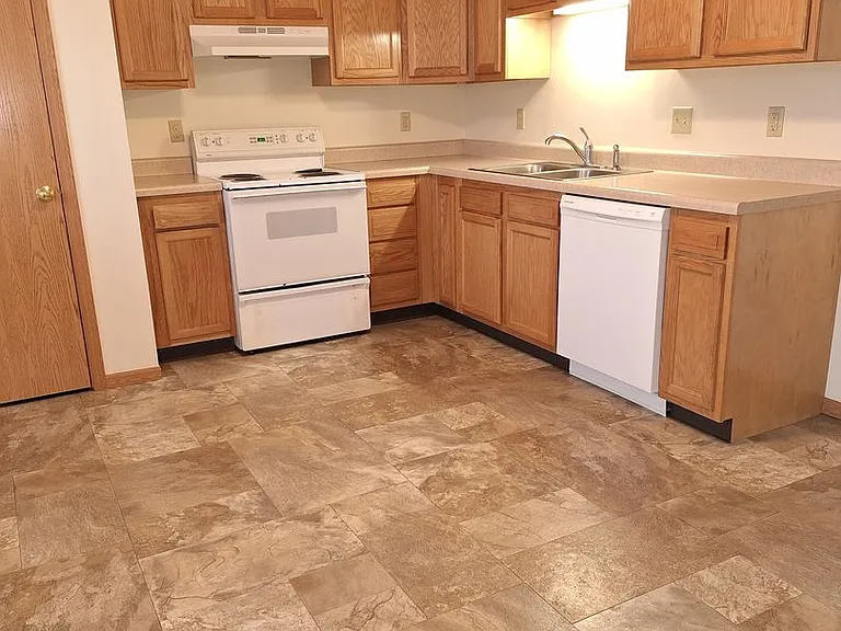 436 W Light St — Photo 17