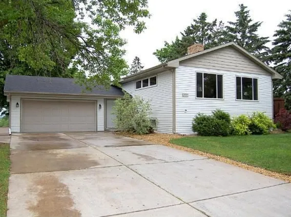 2925 Furness St N, Maplewood, MN 55109