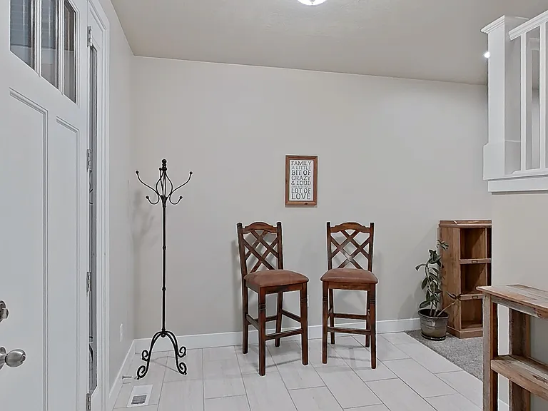 1162 Village Dr — Photo 13