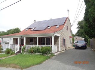 140 Hambly Rd, Tiverton, RI 02878
