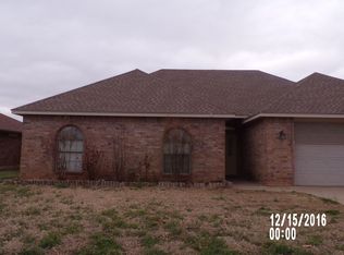829 Huddleston Dr, Cache, OK 73527