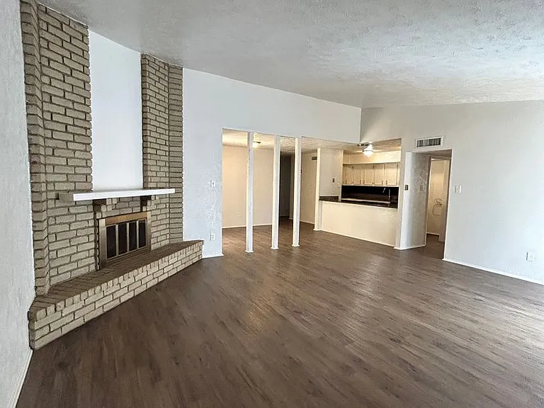 4020 Blue Flag Ln — Photo 7