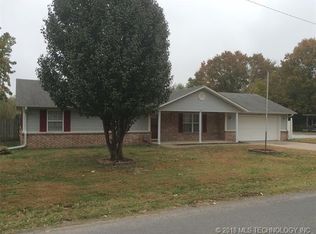 118 N 2nd St, Chouteau, OK 74337