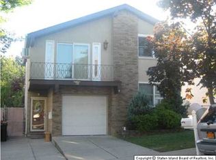 18 Benton Ct, Staten Island, NY 10306