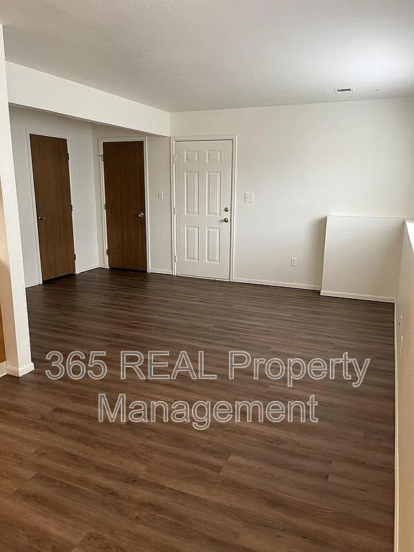 Building Photo - 3625 Centennial Cir #2