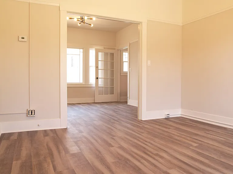 323 E 15th St #325 — Photo 9