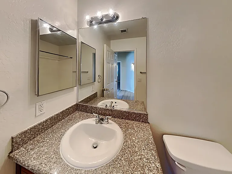 11033 W Granada Rd — Photo 11