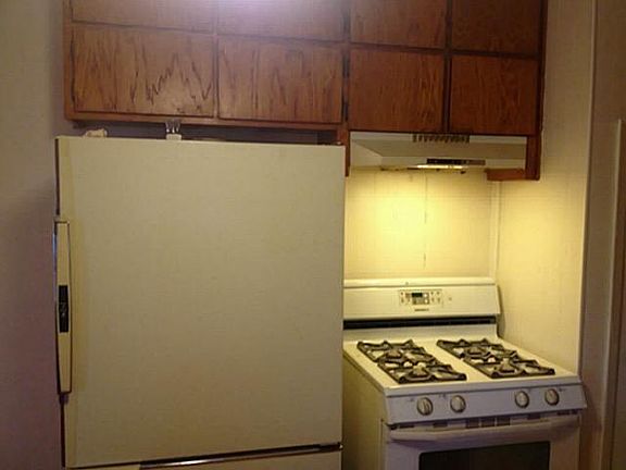 2nd image of 2225 Williams Pl #1