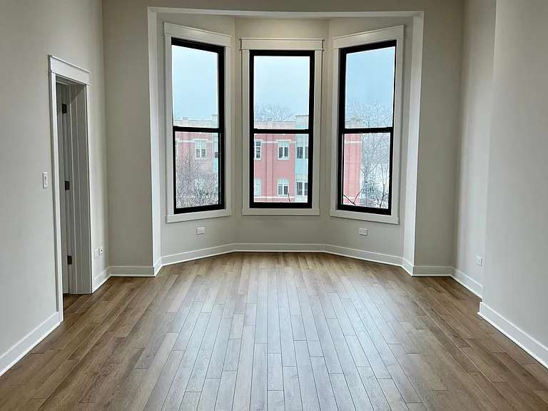 2138 N Halsted St #2F — Photo 2