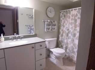 4417 S Greenridge Cir #4417, Greenfield, WI 53220