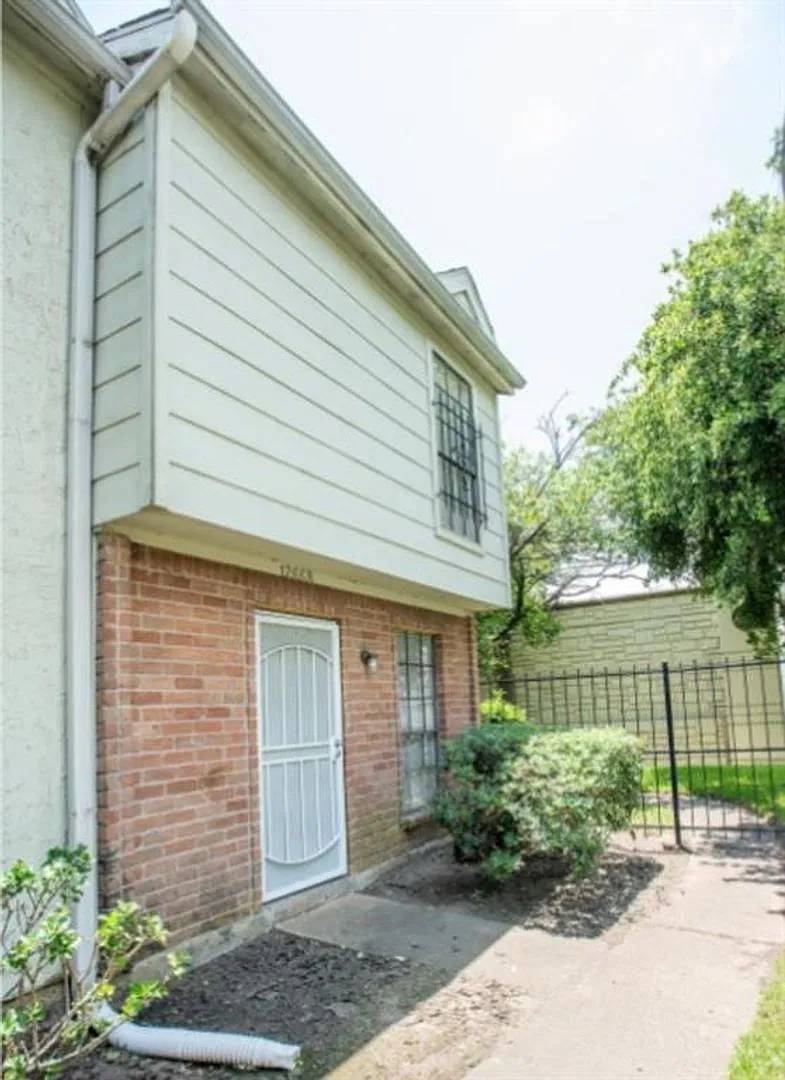 Homes For Rent In TX: Houston 77071 Windsor Village 2BR — Photo 2