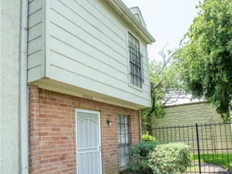 12668 Windsor Village Dr — Photo 2