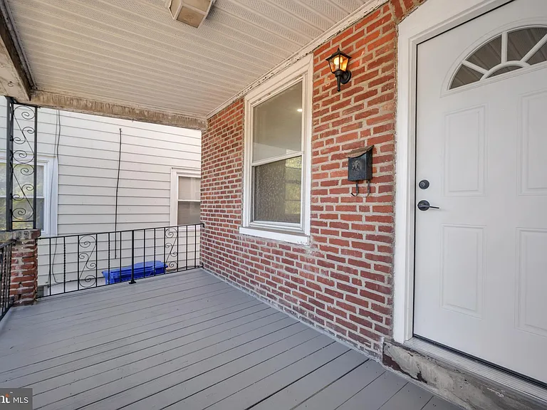 140 S Keswick Ave — Photo 2