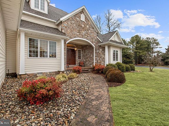 3rd image of 29506 Turnberry Dr