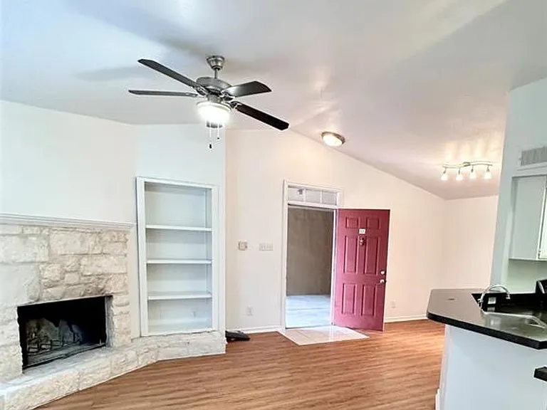 6804 N Capital Of Texas Hwy #424 — Photo 17
