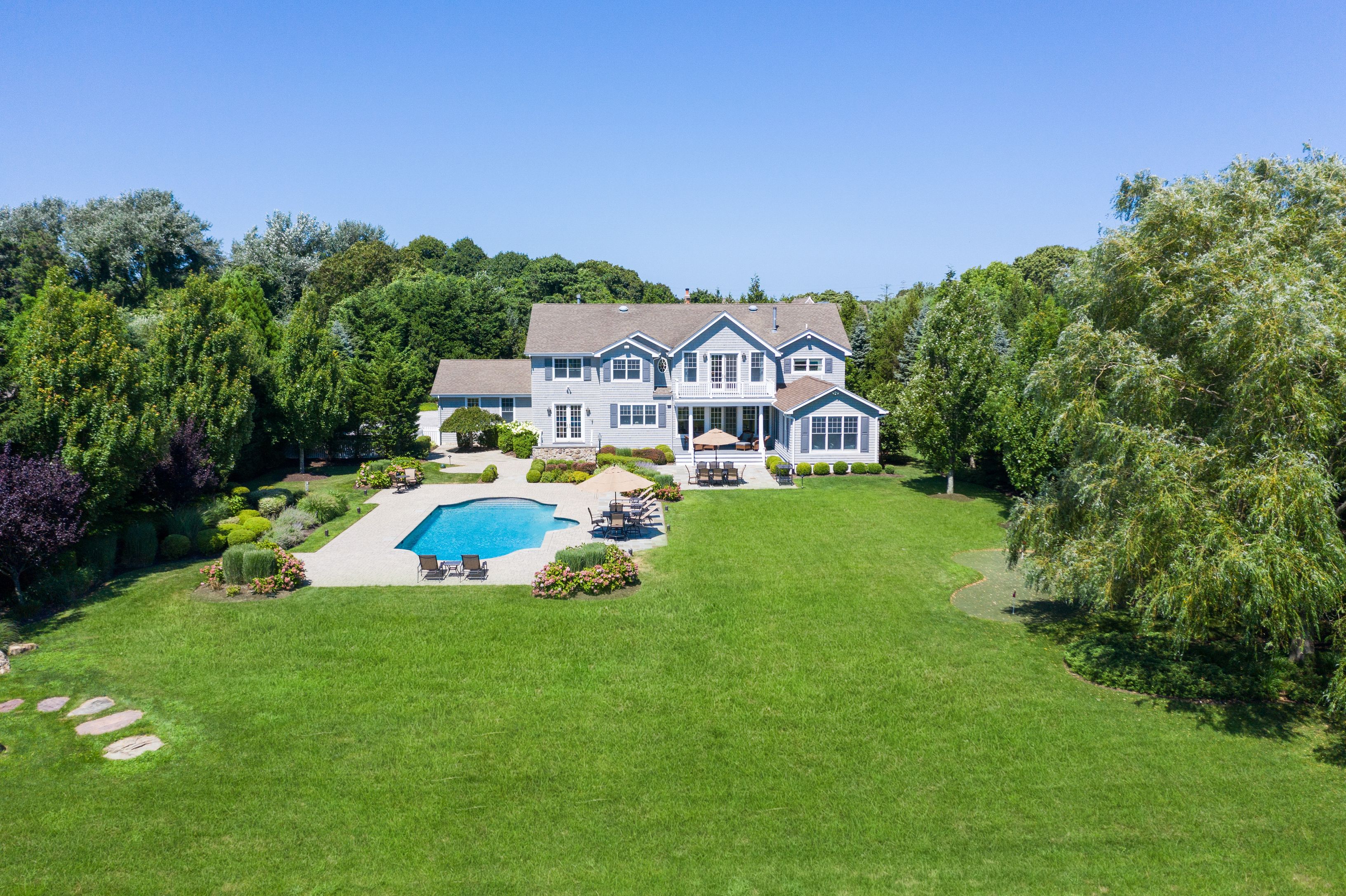108 Parrish Pond Ct E, Southampton, NY 11968 Out East