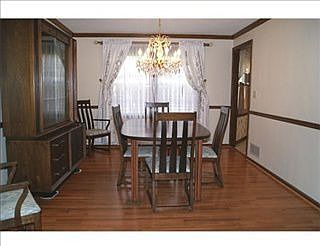 4th image of 9098 Meadow Oaks Dr