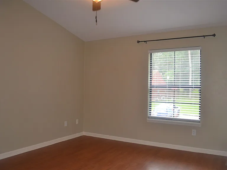 1290 High Rd — Photo 17