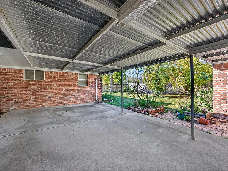 9310 Cliffwood Dr — Photo 45