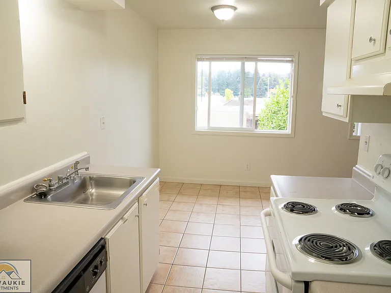 4545 SE Ina Ave #11 — Photo 4