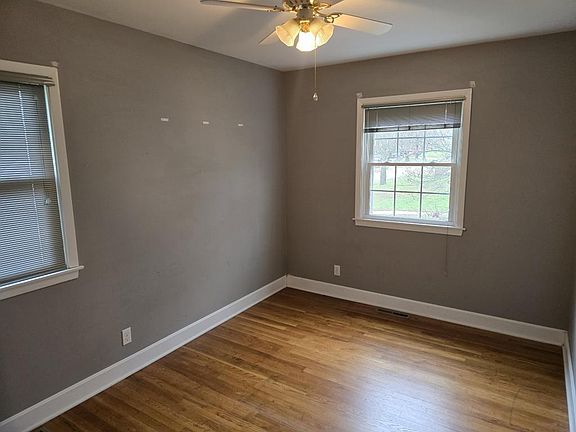 5th image of 1403 NE 75th St