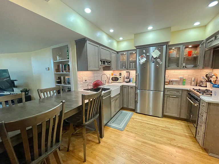 128 Warren St #1 — Photo 6