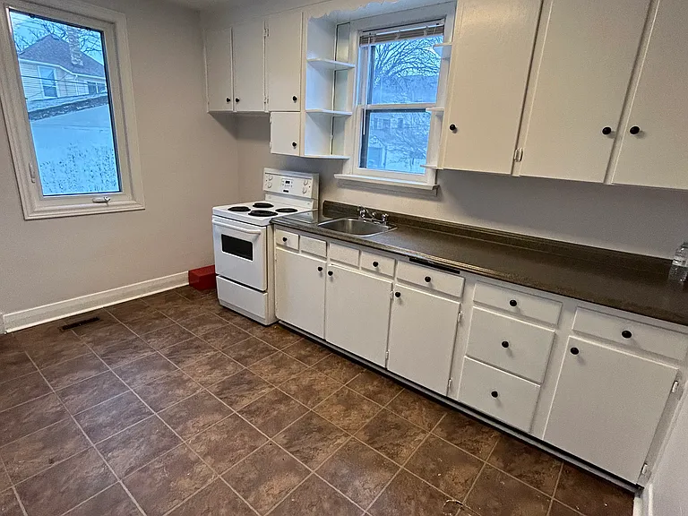 619 Fleet Ave #619 — Photo 4