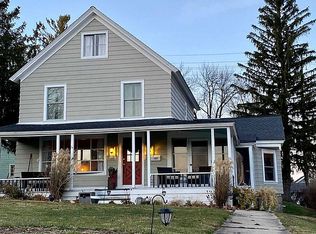 1317 Park Row St, Lake Geneva, WI 53147