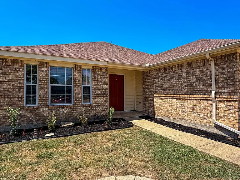 1009 McKavett Dr — Photo 4