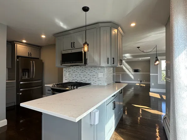 12 Hoyle St #2, Norwood, MA 02062