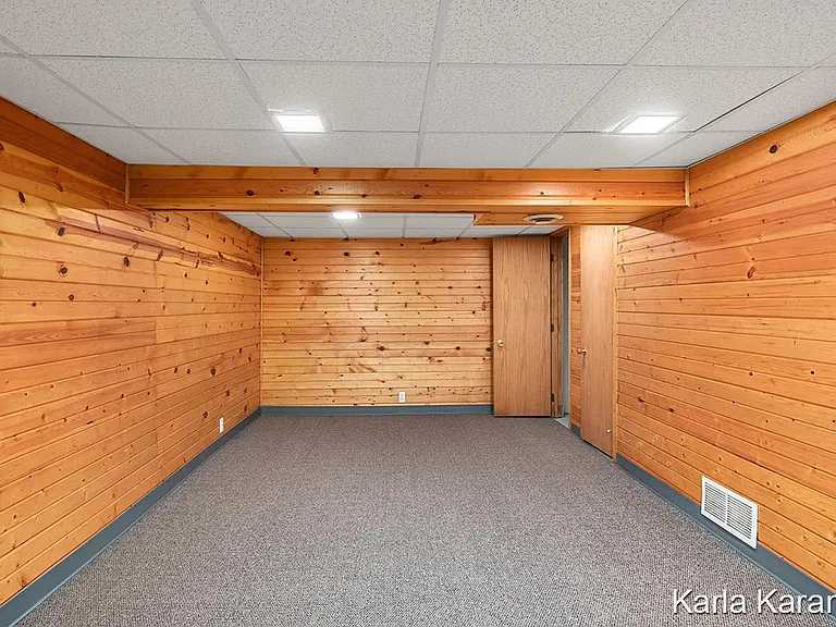 343 Elizabeth St — Photo 16